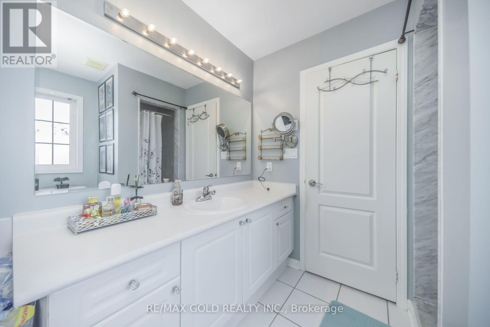 Semi-Detached/Link at 70 SWEETWOOD CIRCLE, Brampton