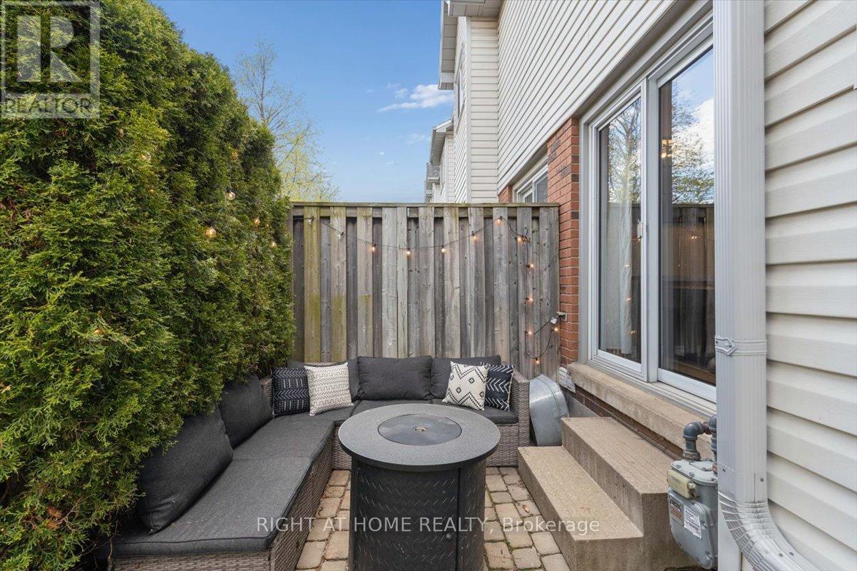 Townhouse at 22 - 2960 HEADON FOREST DRIVE, Burlington
