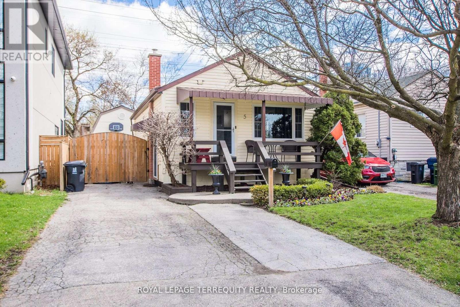 Detached at 5 ACORN AVENUE, Toronto (Islington-City Centre West)