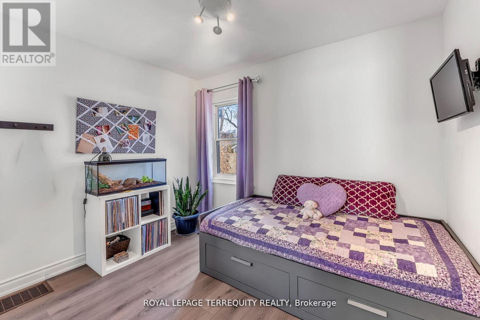 Detached at 5 ACORN AVENUE, Toronto