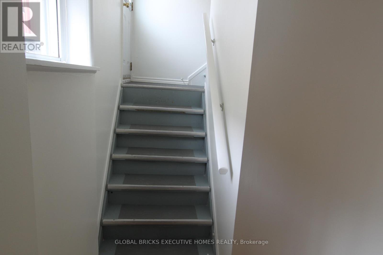 Semi-Detached/Link at 3653 ANNIVERSARY (LOWER) ROAD, Mississauga