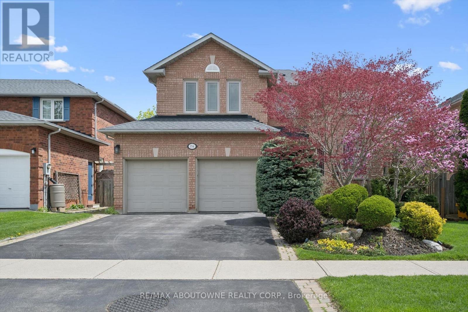 Detached at 154 HOWELL ROAD, Oakville (RO River Oaks)