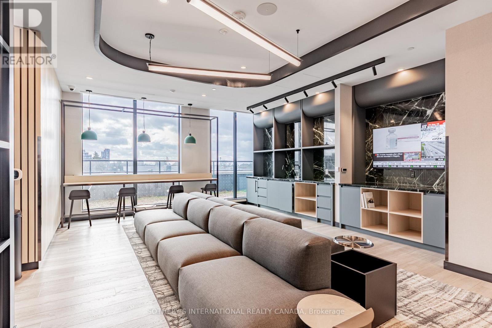 Apartment at 703 - 5 YORK GARDEN WAY, Toronto