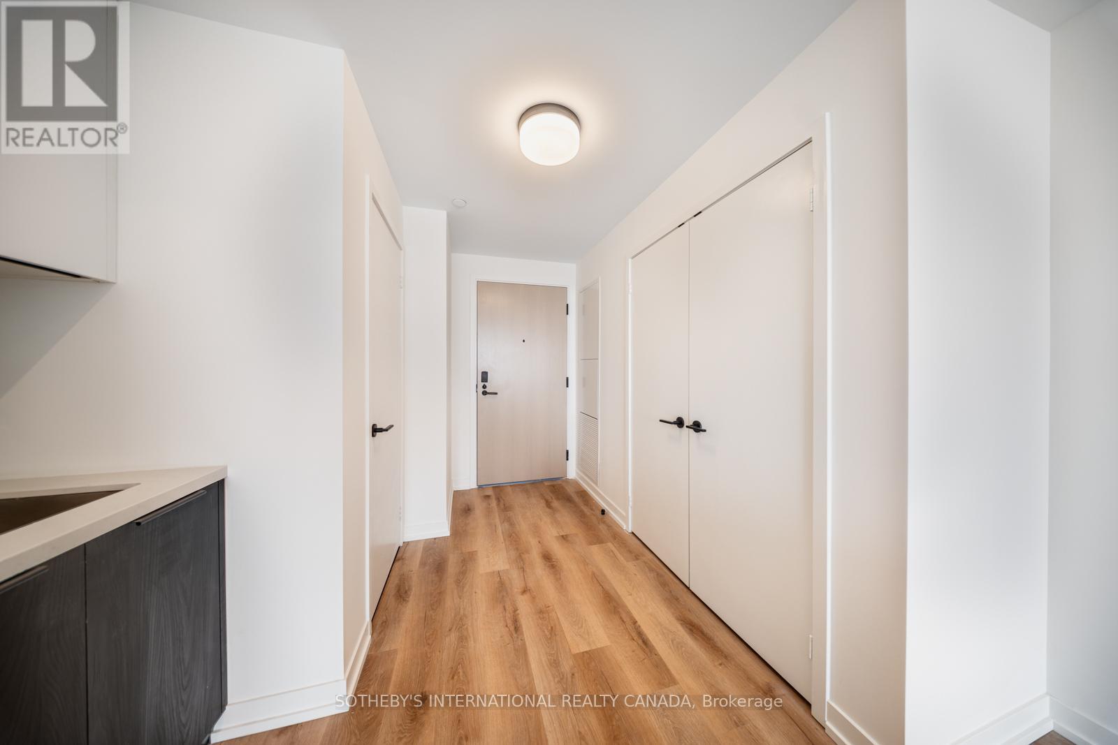 Apartment at 1701 - 5 YORK GARDEN WAY, Toronto (Yorkdale-Glen Park)