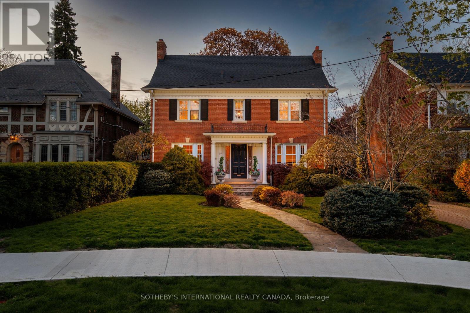 Detached at 70 KING GEORGES ROAD, Toronto (Kingsway South)