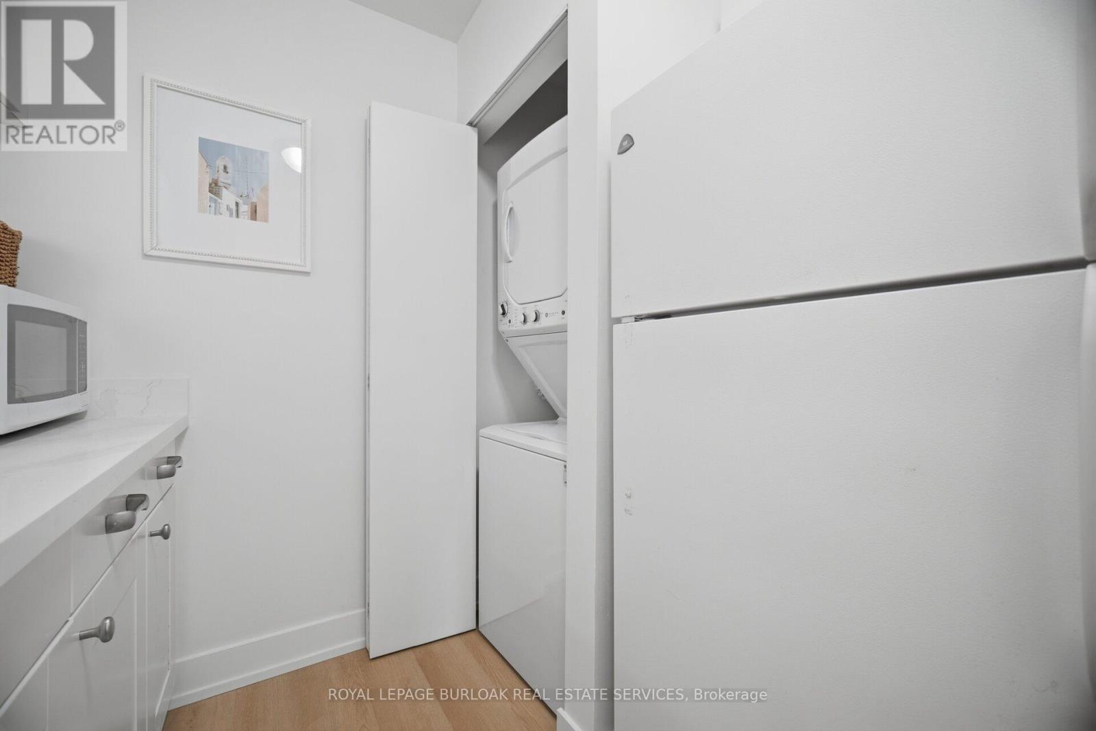 Apartment at 532 - 1450 GLEN ABBEY GATE, Oakville
