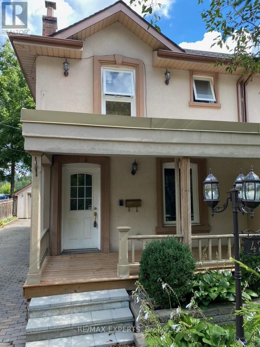 Semi-Detached/Link at 42 UNION STREET, Brampton (Downtown Brampton)