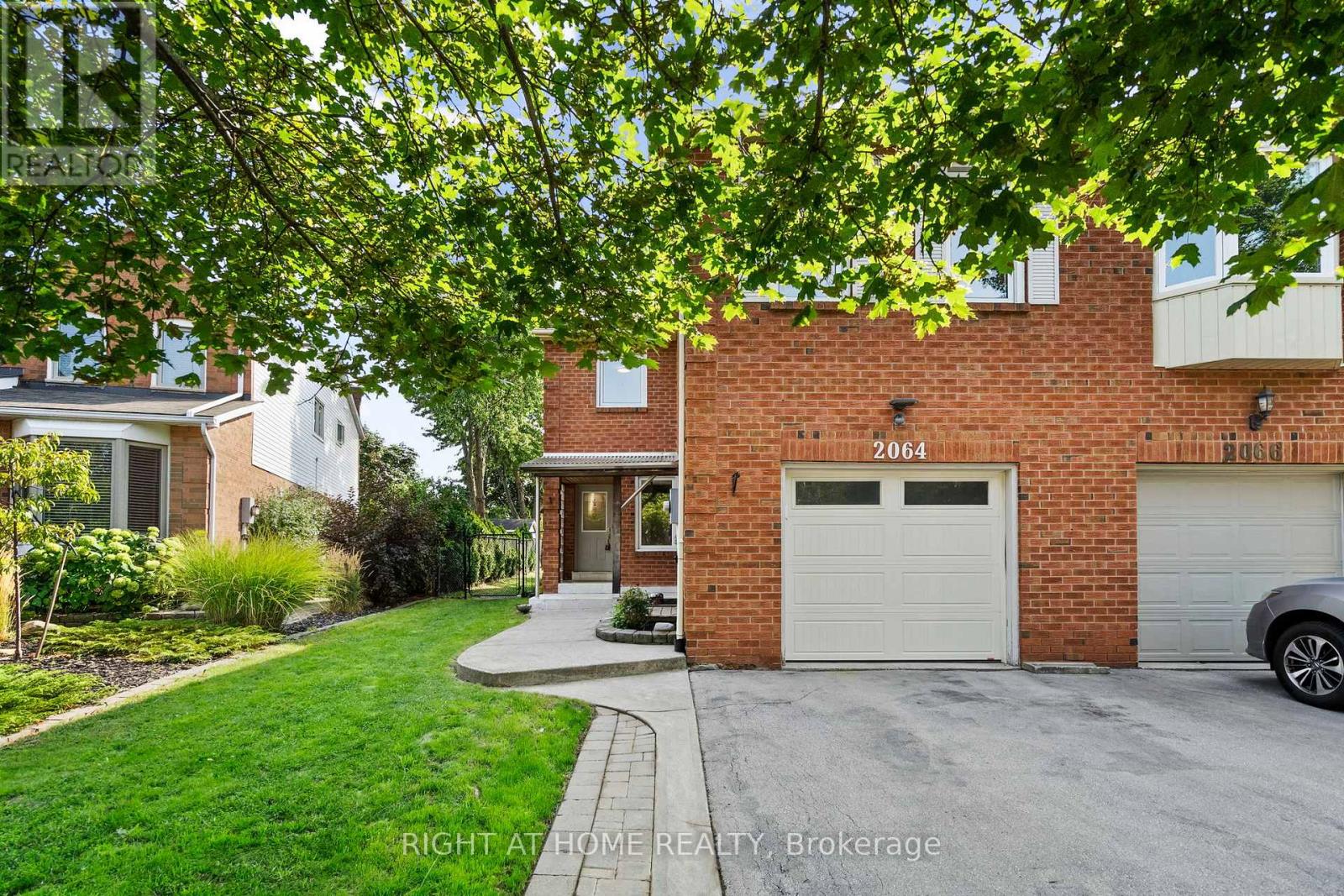 Semi-Detached/Link at BSMNT - 2064 GLENADA CRESCENT, Oakville (WC Wedgewood Creek)