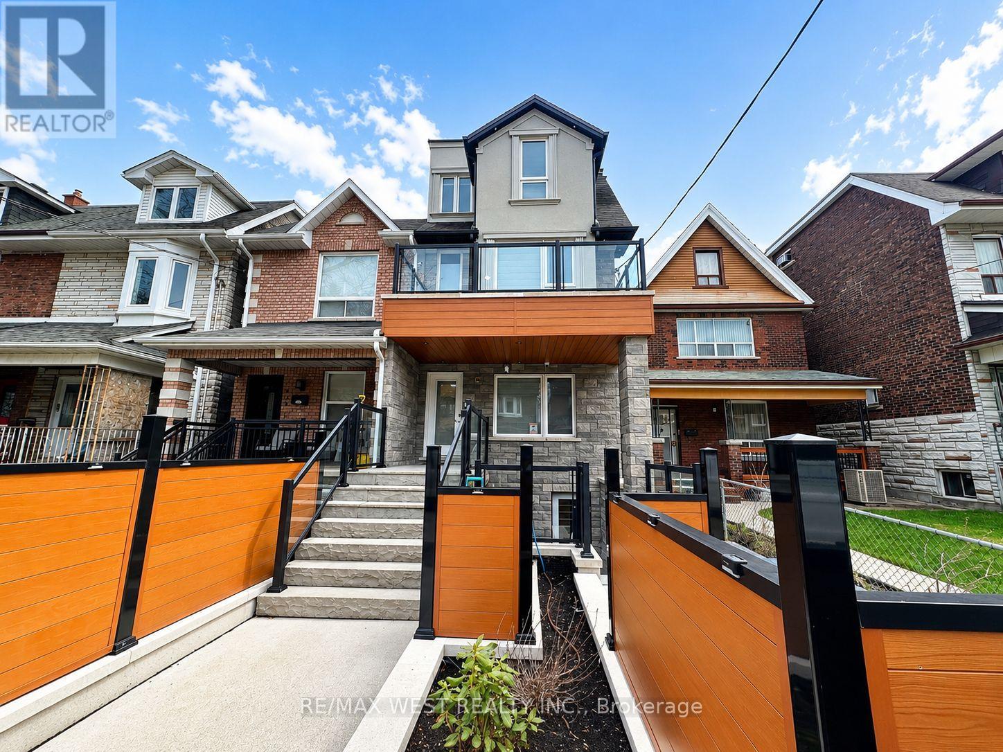 Multiplex at BASEMENT - 431 CONCORD AVENUE, Toronto (Dovercourt-Wallace Emerson-Junction)