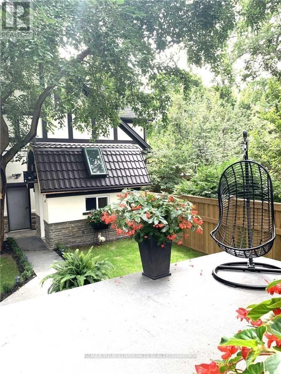 Detached at 7 VAN DUSEN BOULEVARD, Toronto