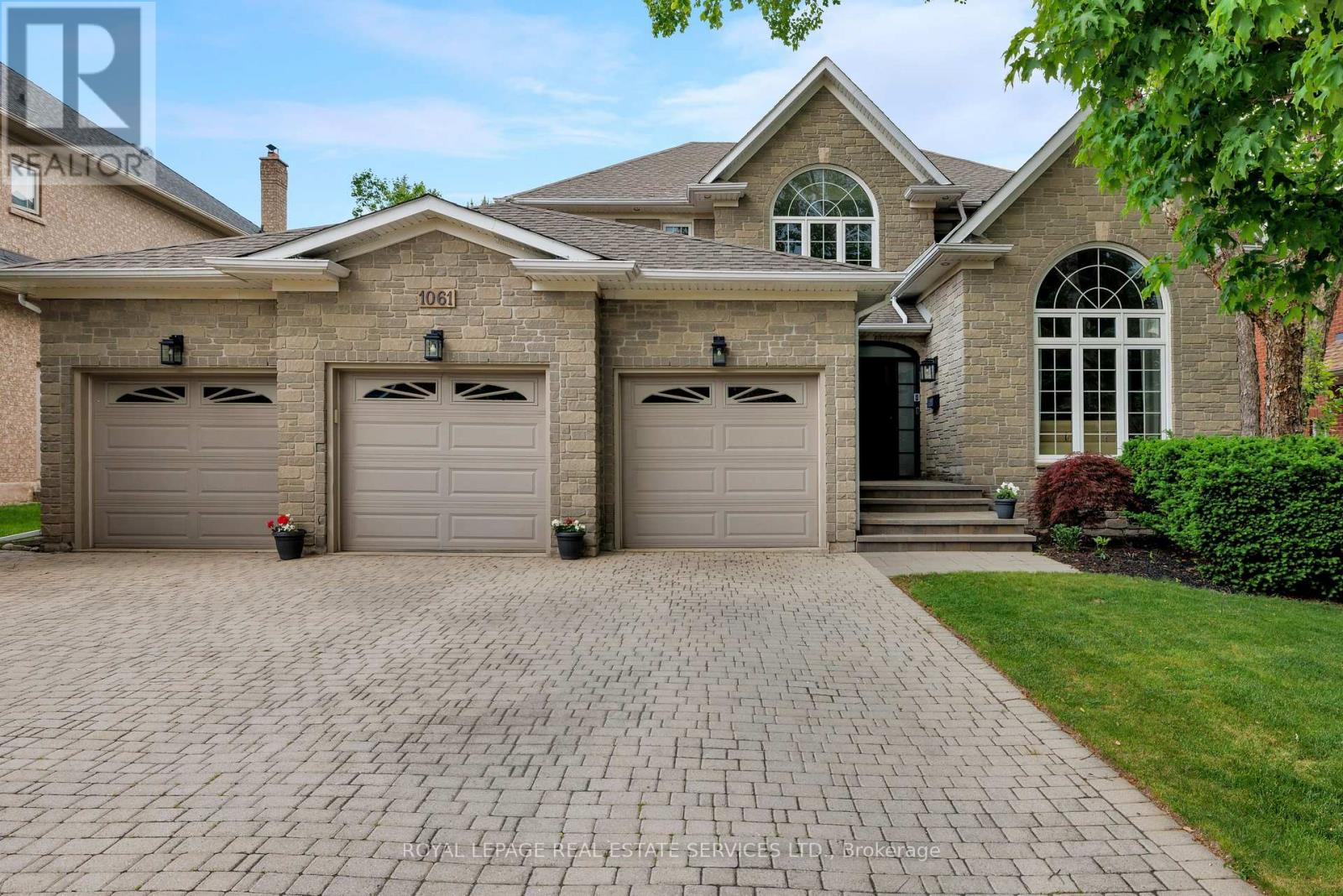 Detached at 1061 SUMMIT RIDGE DRIVE, Oakville (WT West Oak Trails)