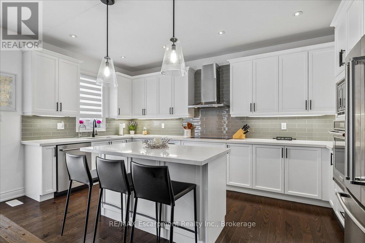 Detached at 2400 SPRING MEADOW WAY, Oakville