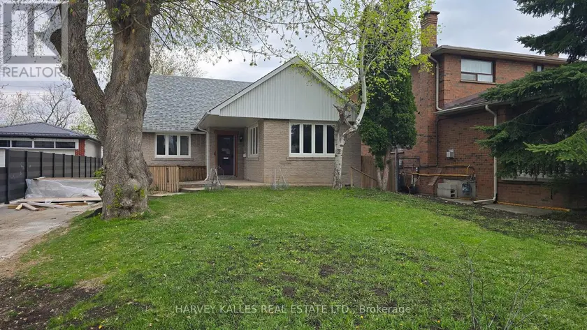 Detached at UPPER - 279 CORNELIUS PARKWAY, Toronto