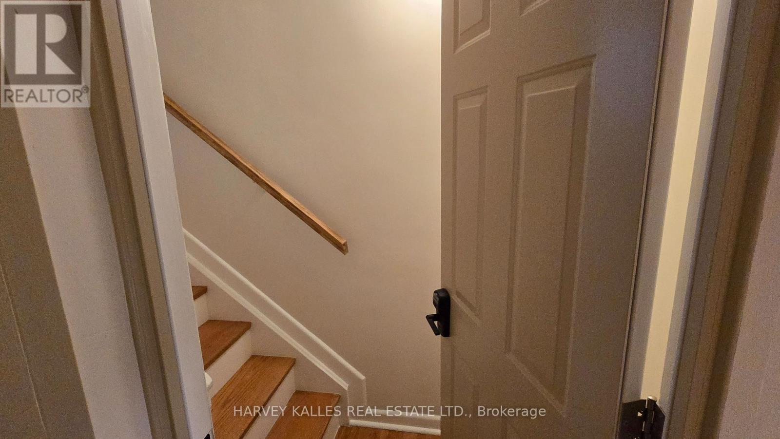 Detached at UPPER - 279 CORNELIUS PARKWAY, Toronto
