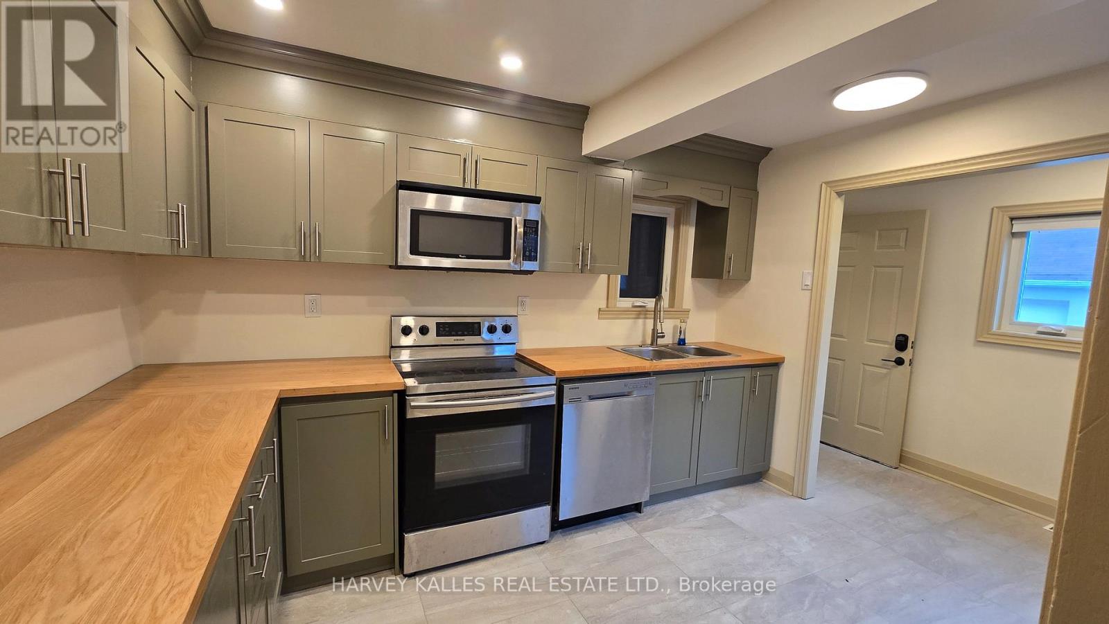 Detached at MAIN - 279 CORNELIUS PARKWAY, Toronto
