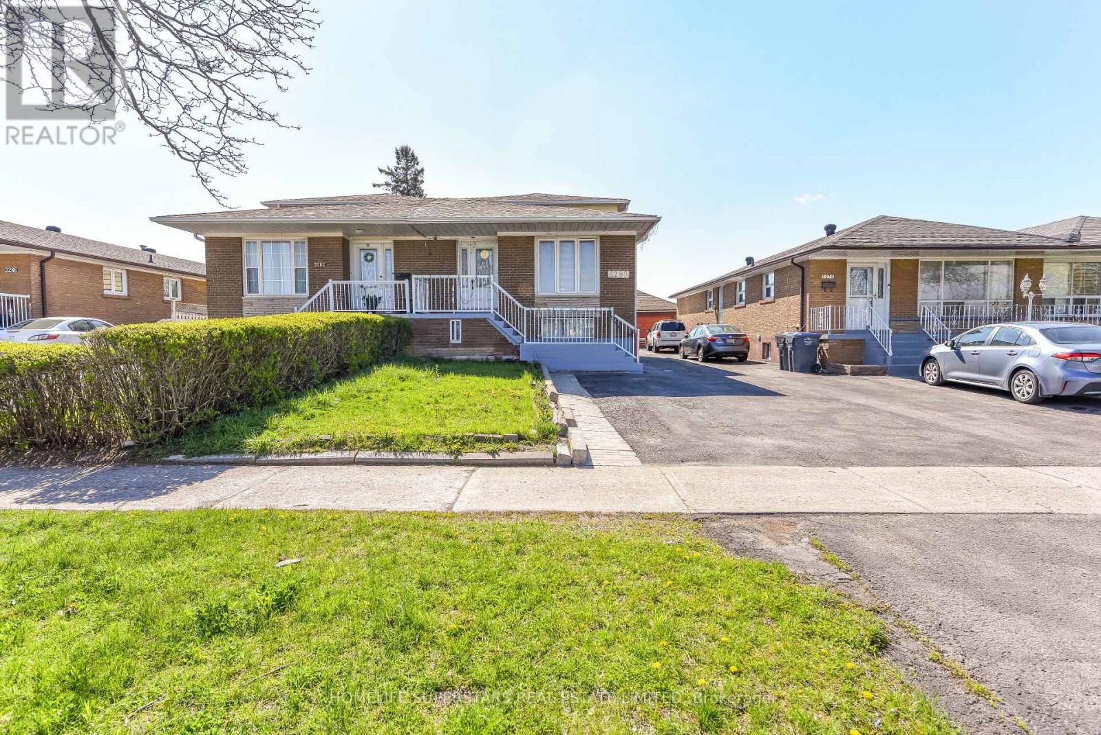 Semi-Detached/Link at 3280 CLARA DRIVE, Mississauga (Malton)