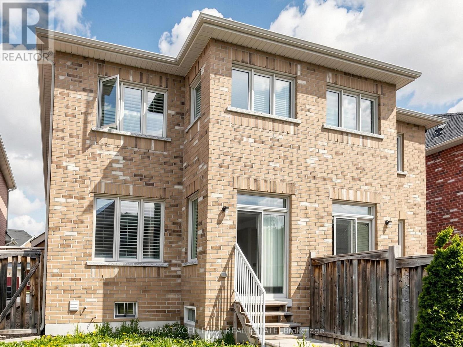 Semi-Detached/Link at 61 CAMPWOOD CRESCENT, Brampton