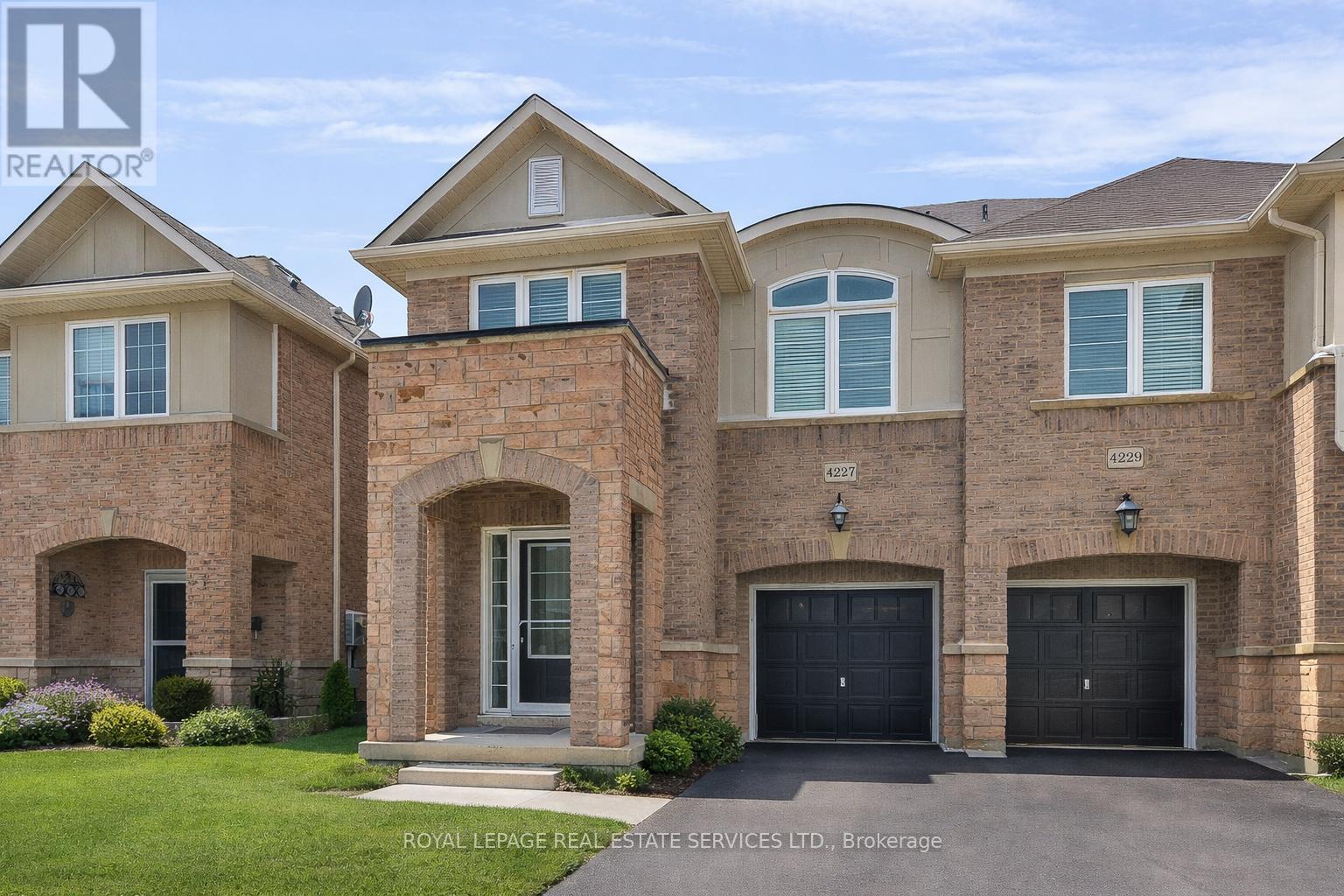 Semi-Detached/Link at 4227 COLE CRESCENT, Burlington (Alton)