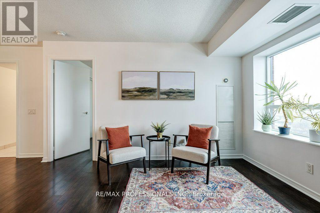 Apartment at 930 - 60 HEINTZMAN STREET, Toronto