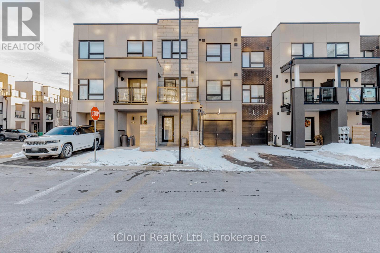 Townhouse at 69 - 3189 BASTEDO COMMON, Burlington (Alton)