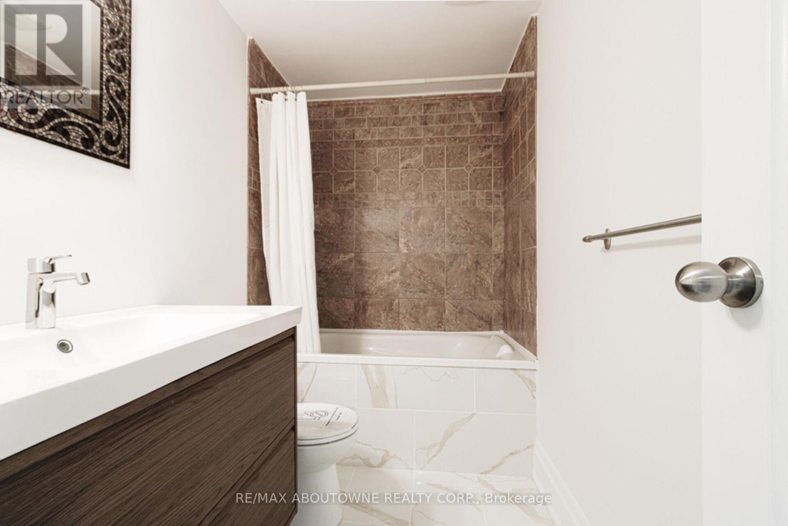 Townhouse at 41 - 1532 LANCASTER DRIVE, Oakville