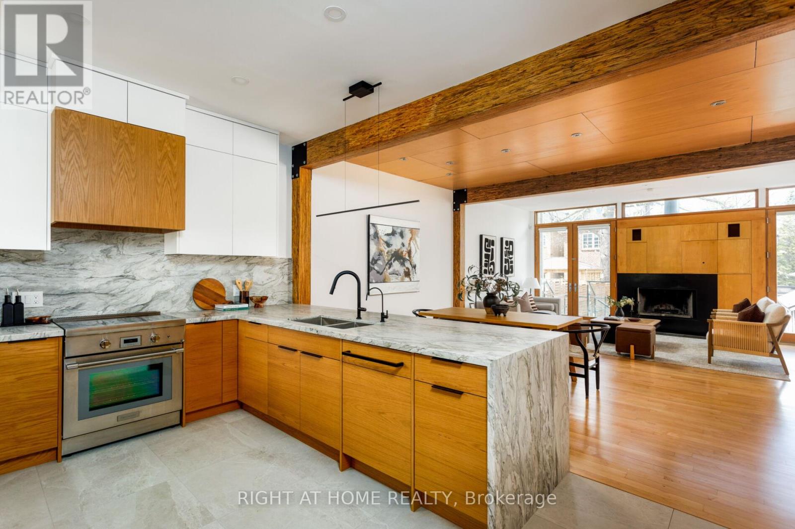 Detached at 16 MARQUIS AVENUE, Toronto (Kingsway South)