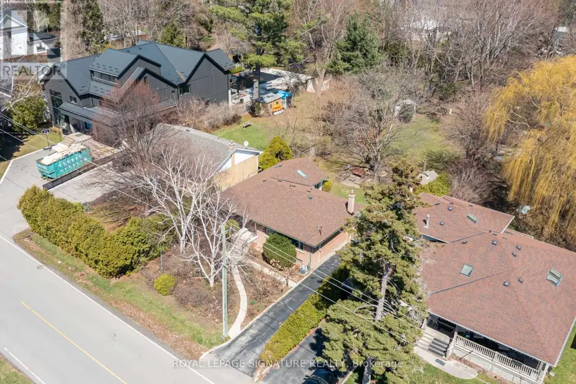 Detached at 411 MAPLEHURST AVENUE, Oakville (WO West)