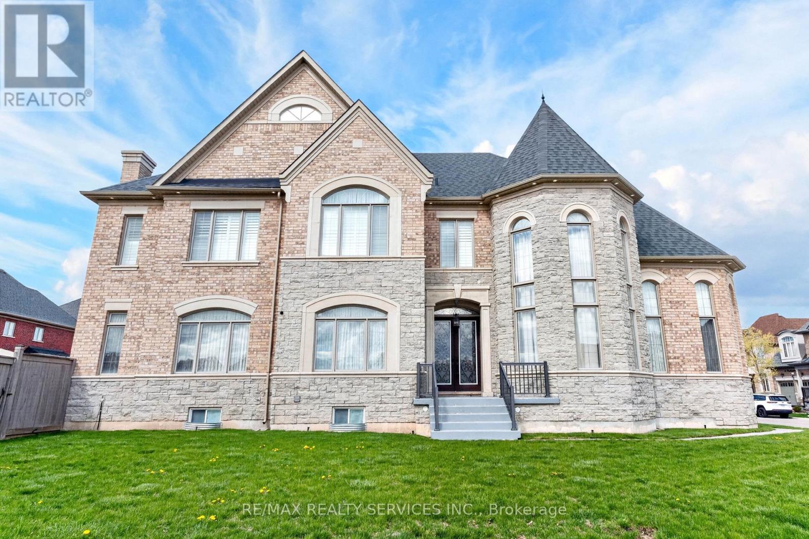 Detached at 28 PENDERGAST COURT, Brampton (Toronto Gore Rural Estate)