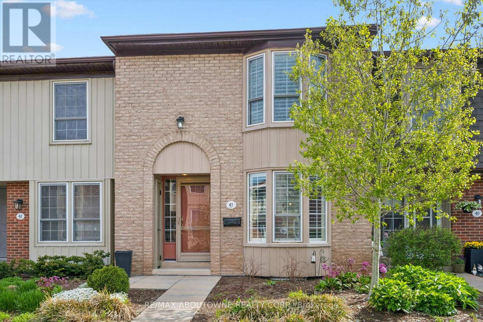 Townhouse at 41 - 3041 GLENCREST ROAD, Burlington (Roseland)