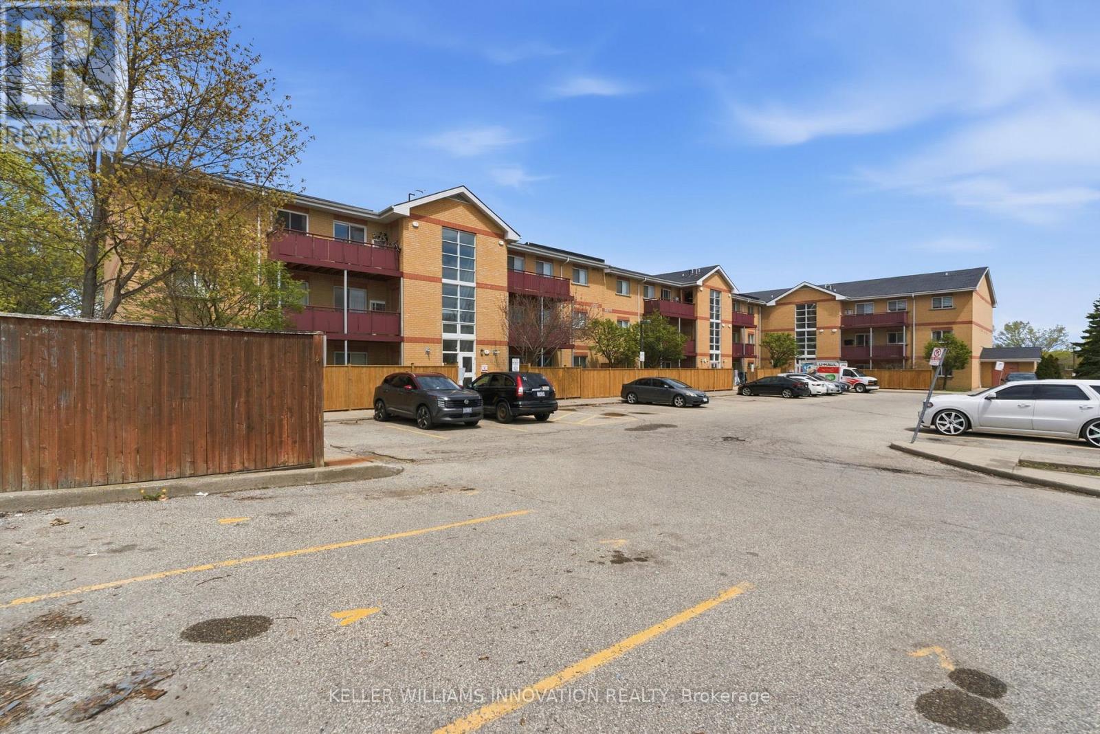 Apartment at 302C - 211 FORUM DRIVE, Mississauga