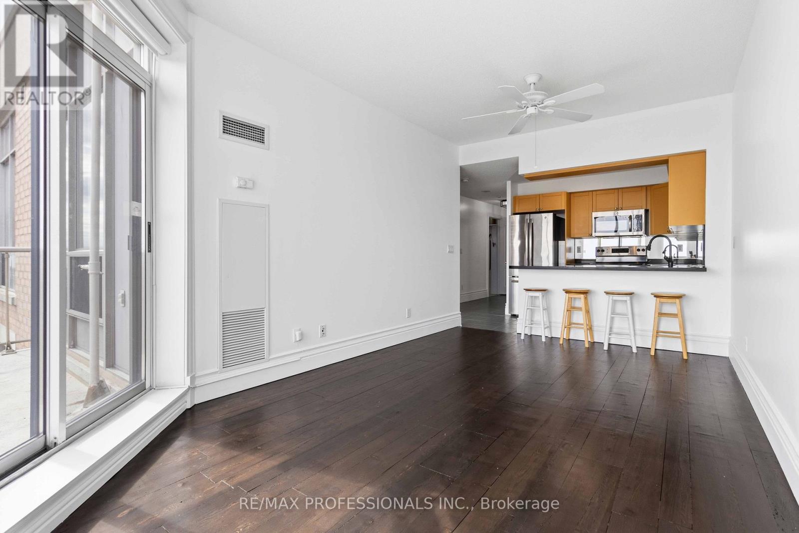 Apartment at PH07 - 1150 PARKWEST PLACE, Mississauga (Lakeview)