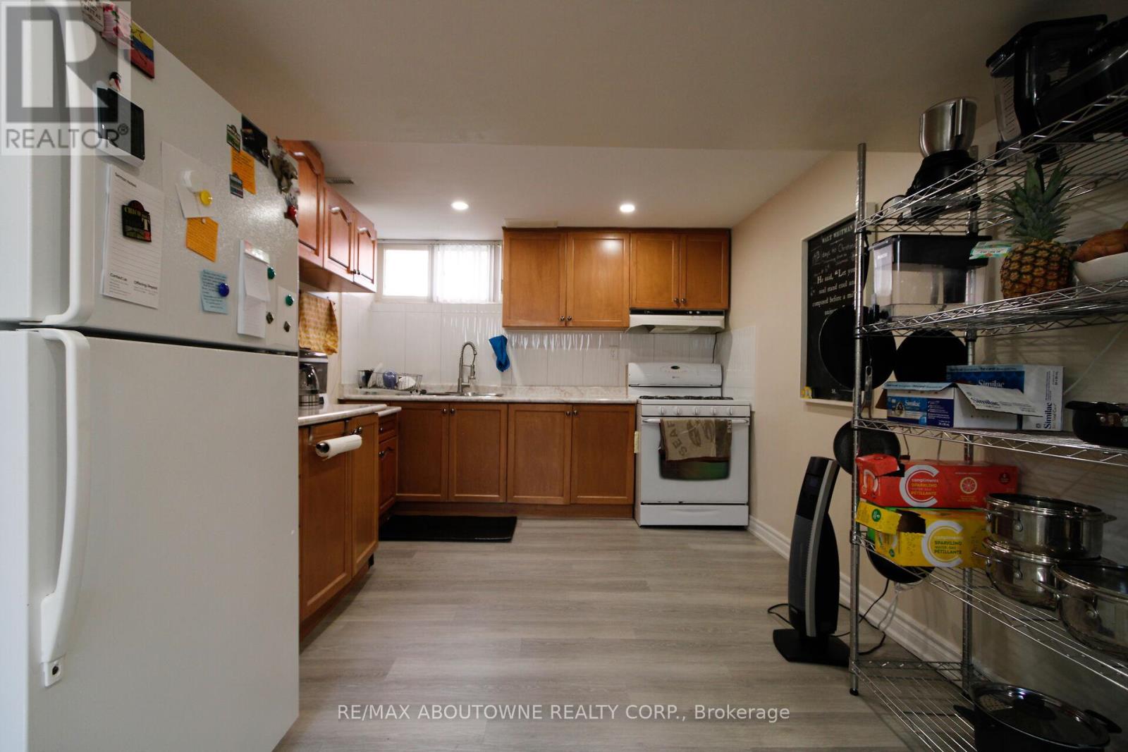 Detached at 3302 CARDROSS ROAD, Mississauga
