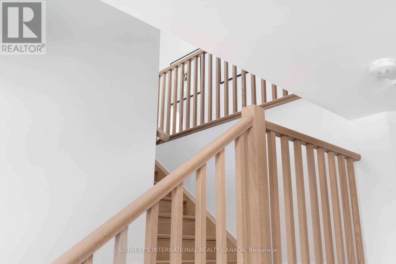Detached at 1556 COOKMAN DRIVE, Milton