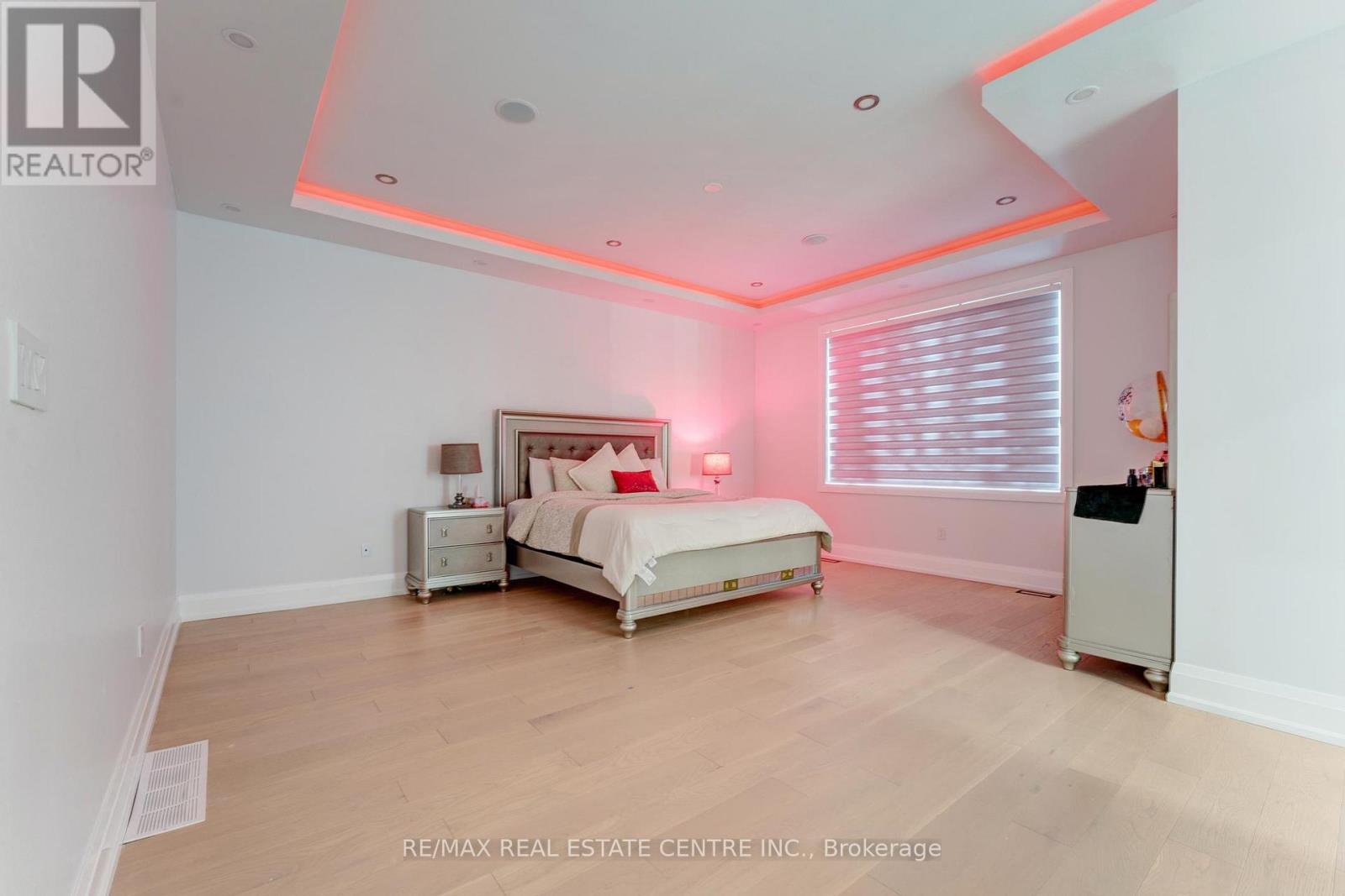 Detached at 252 PAISLEY BOULEVARD W, Mississauga