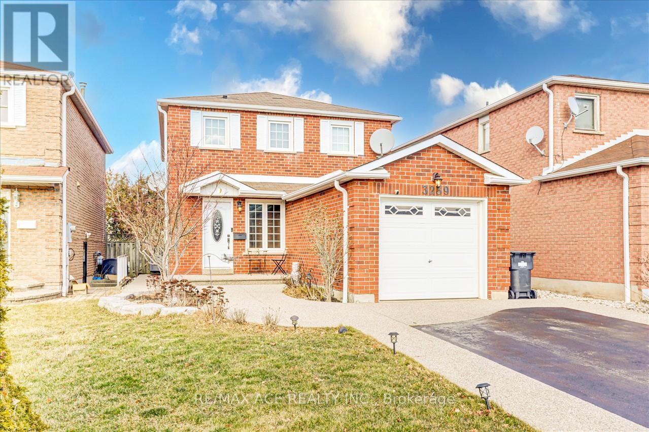 Detached at 3239 VALCOURT CRESCENT, Mississauga (Erin Mills)