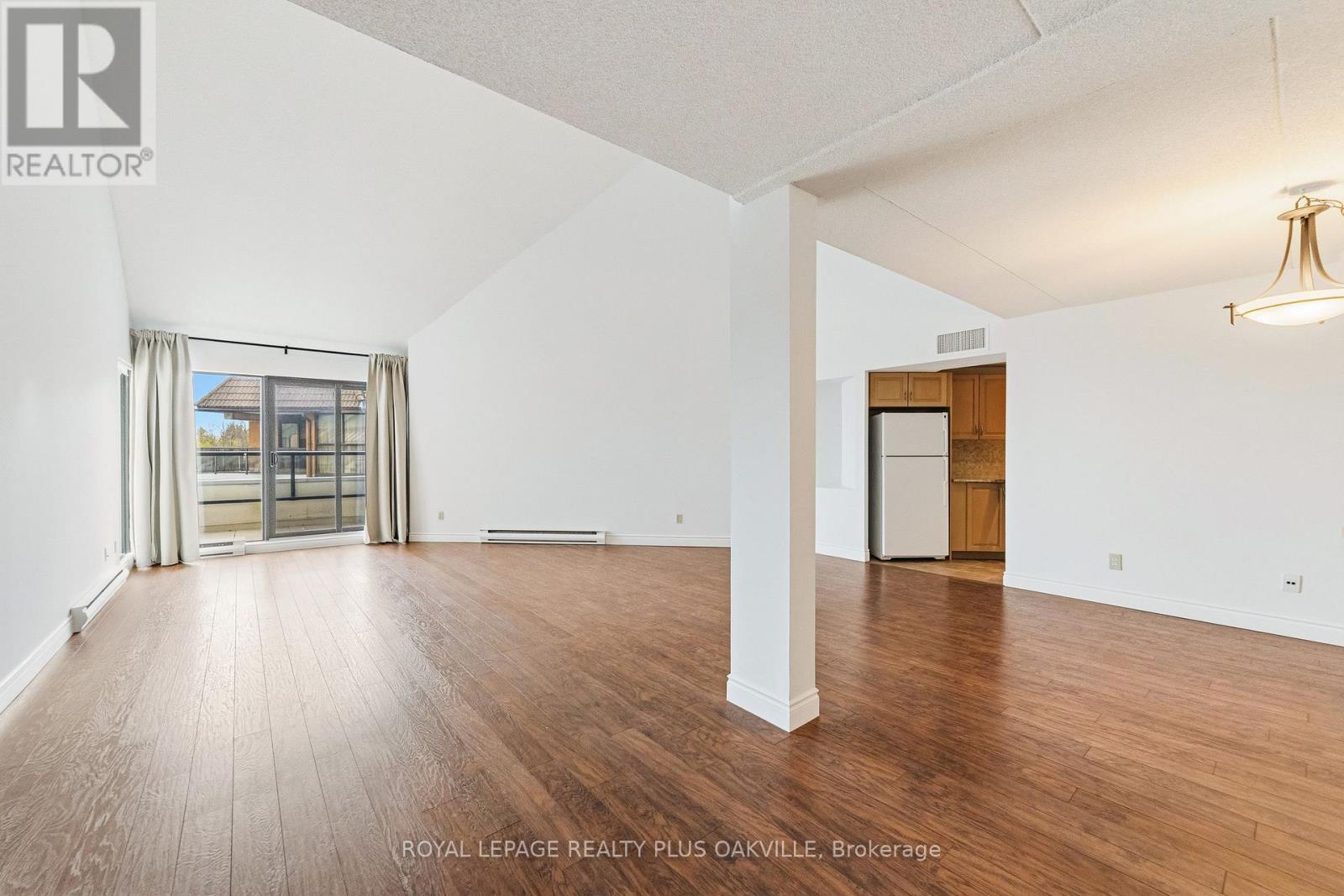Apartment at 404 - 100 BRONTE ROAD, Oakville