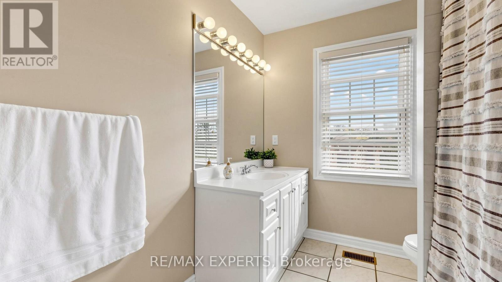 Townhouse at 7 WARBRICK LANE, Caledon