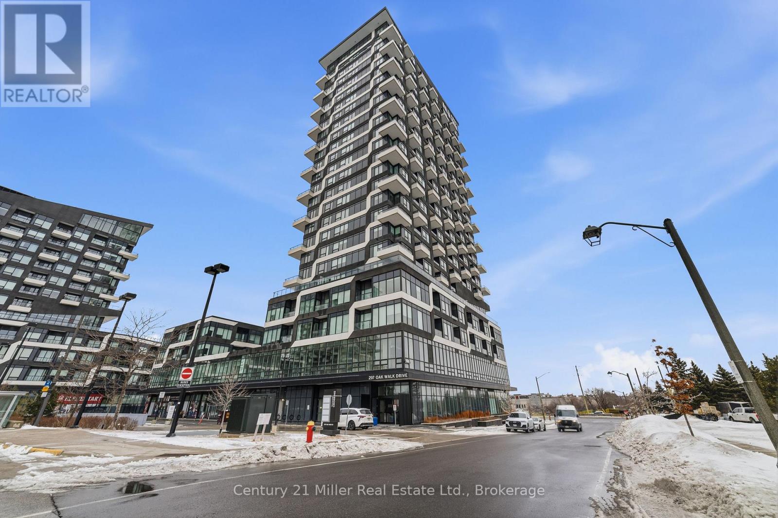 Apartment at 320 - 297 OAK WALK DRIVE, Oakville (RO River Oaks)