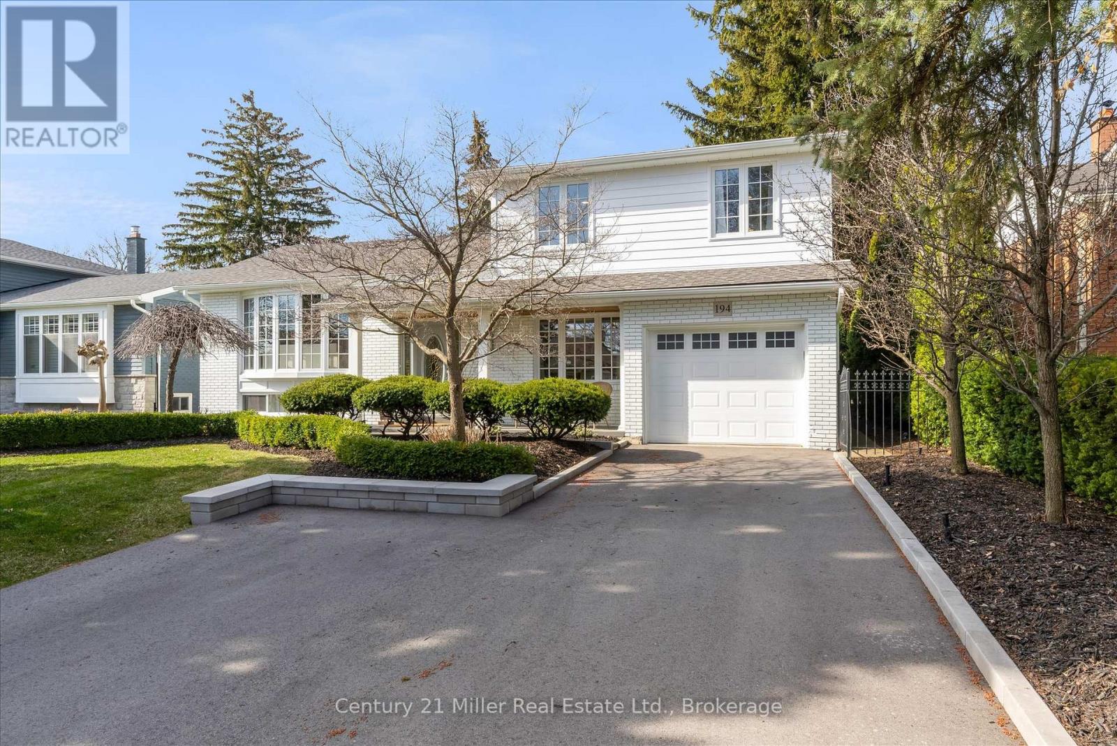 Detached at 194 SOLINGATE DRIVE, Oakville (BR Bronte)