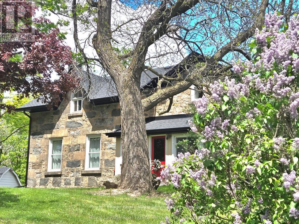 Detached at 4197 WALKERS LINE, Burlington