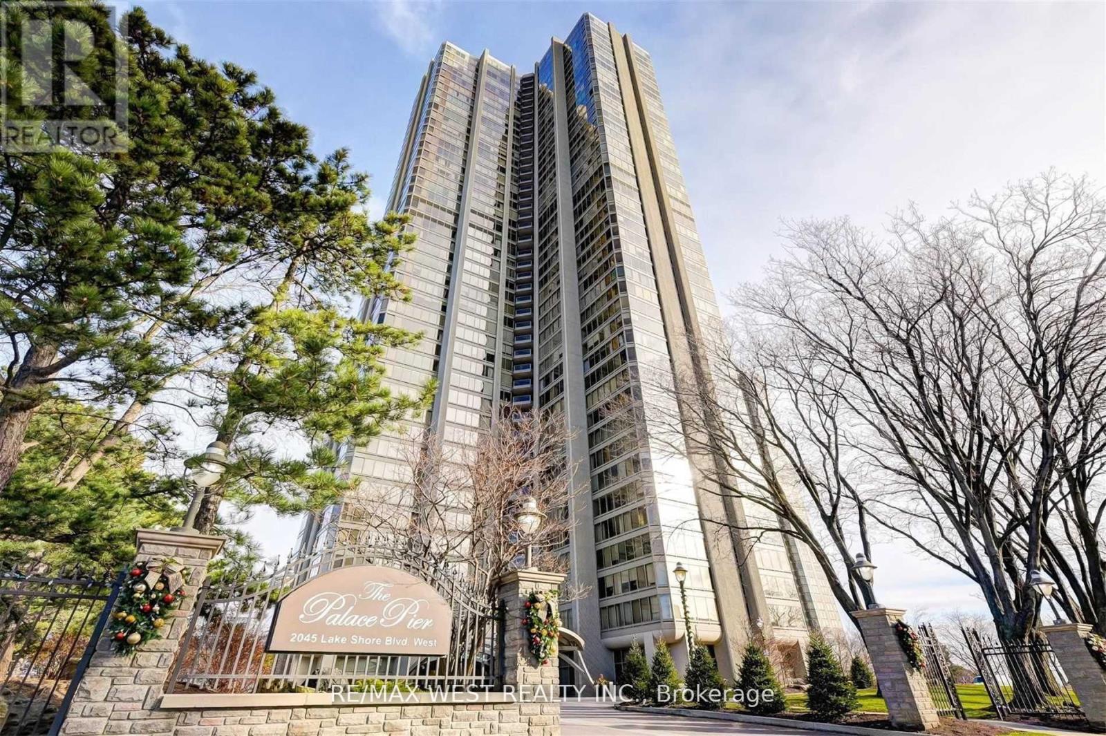 Apartment at 807 - 2045 LAKE SHORE BOULEVARD W, Toronto (Mimico)