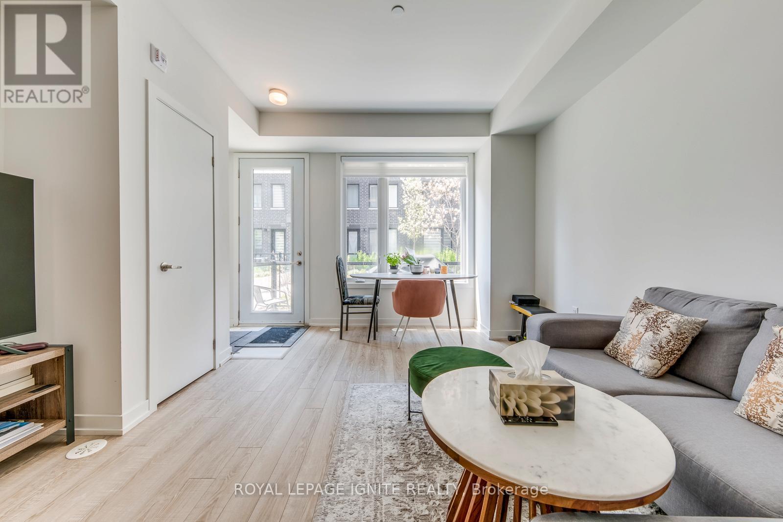 Townhouse at 6 - 3562 COLONIAL DRIVE, Mississauga