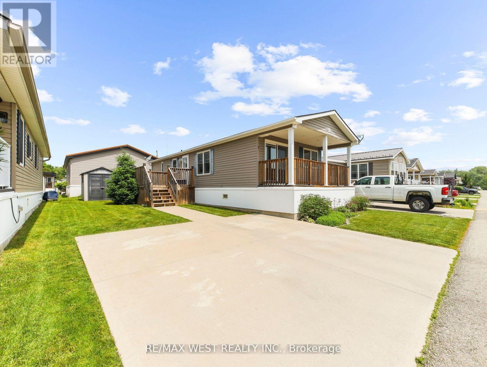 Detached at 7 ASH - 4449 MILBUROUGH LINE, Burlington