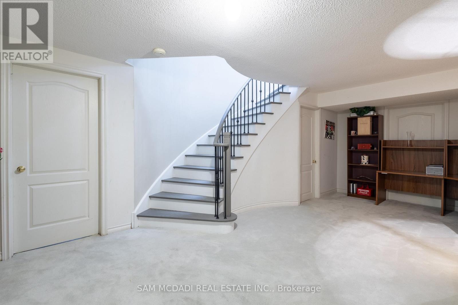 Detached at 5465 SHORECREST CRESCENT, Mississauga