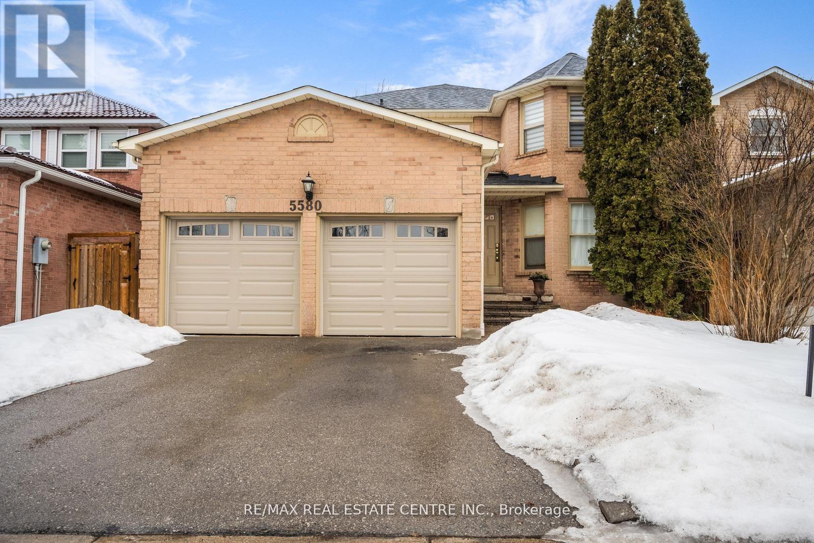 Detached at 5580 MILLBROOK LANE, Mississauga (East Credit)