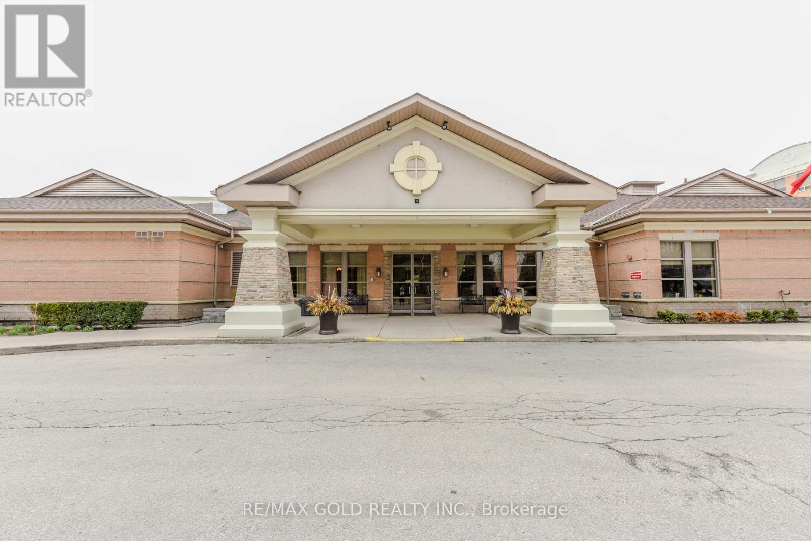 Apartment at 2411 - 100 BURLOAK DRIVE, Burlington (Appleby)