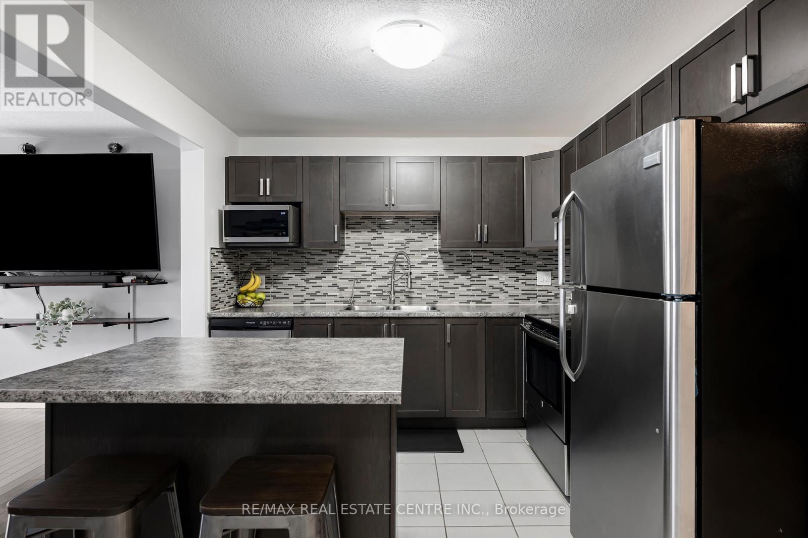 Townhouse at 67 - 124 PARKINSON CRESCENT, Orangeville
