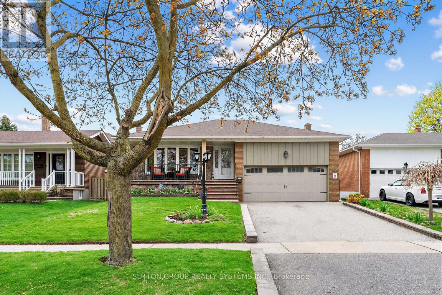 Detached at 228 CHANTENAY DRIVE, Mississauga (Cooksville)