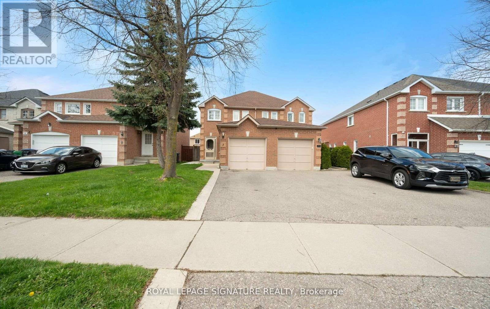 Semi-Detached/Link at 7 KITTO COURT, Brampton (Fletcher's West)