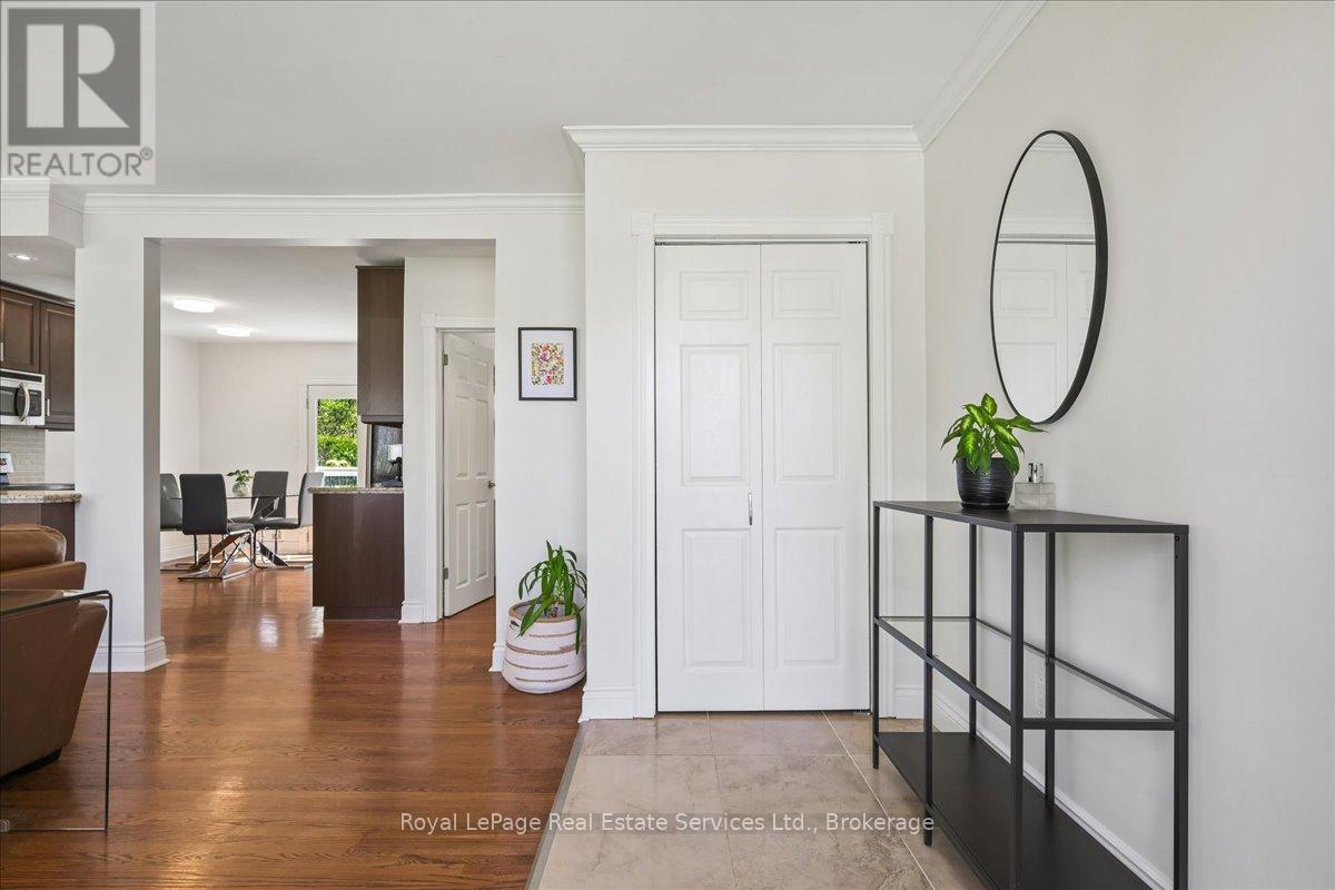 Detached at 1463 AUGUSTINE DRIVE, Burlington